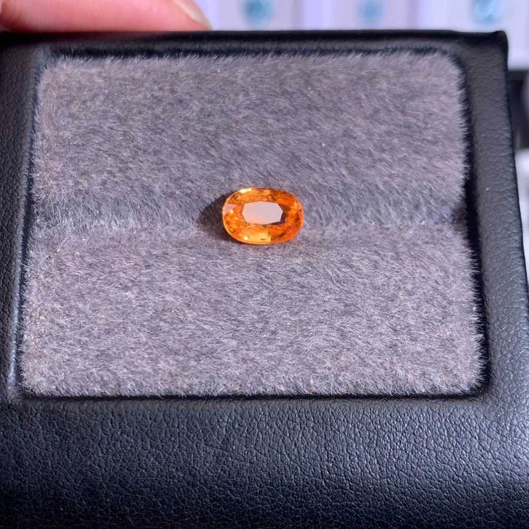 未镶嵌石榴石（芬达石）裸石2.15ct