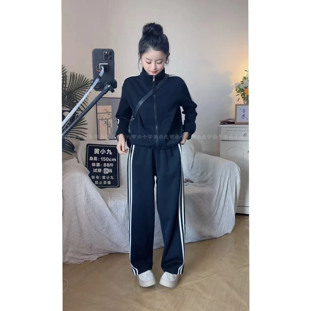 1028小个子穿搭运动风休闲套装2025秋款新款短款外套裤子两件套