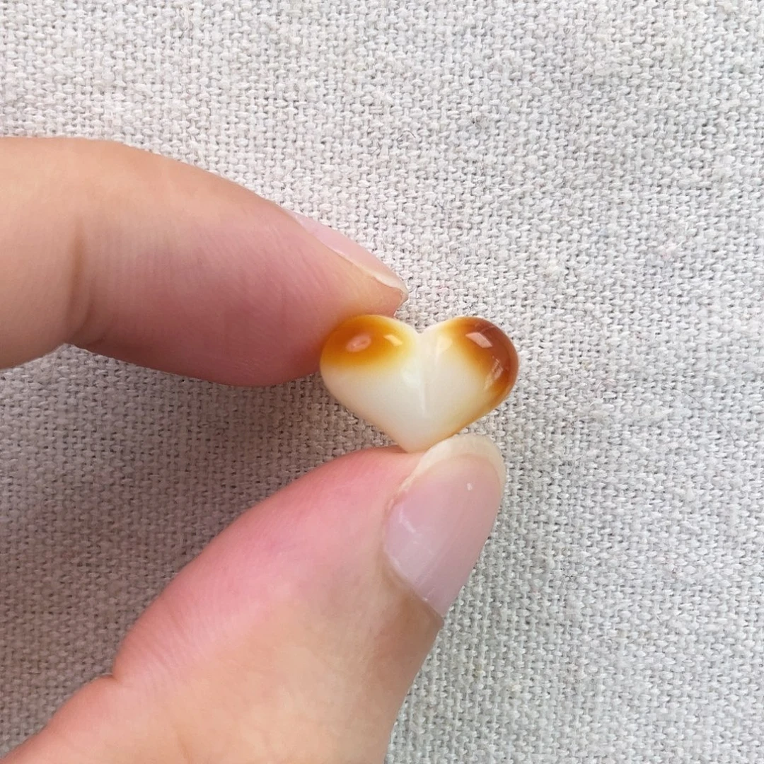 琥珀未镶嵌珠宝奇石屁桃