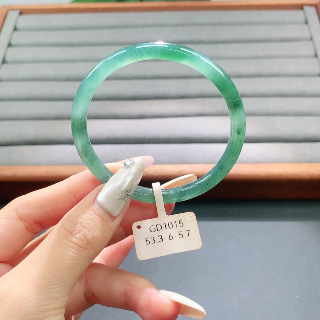 翡翠未镶嵌手镯天然
