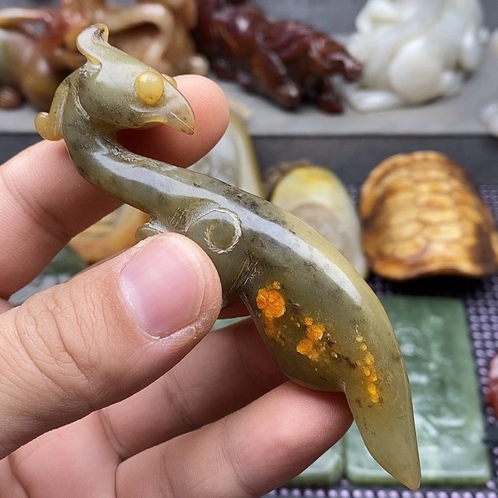 未镶嵌蛇纹石玉颈饰
