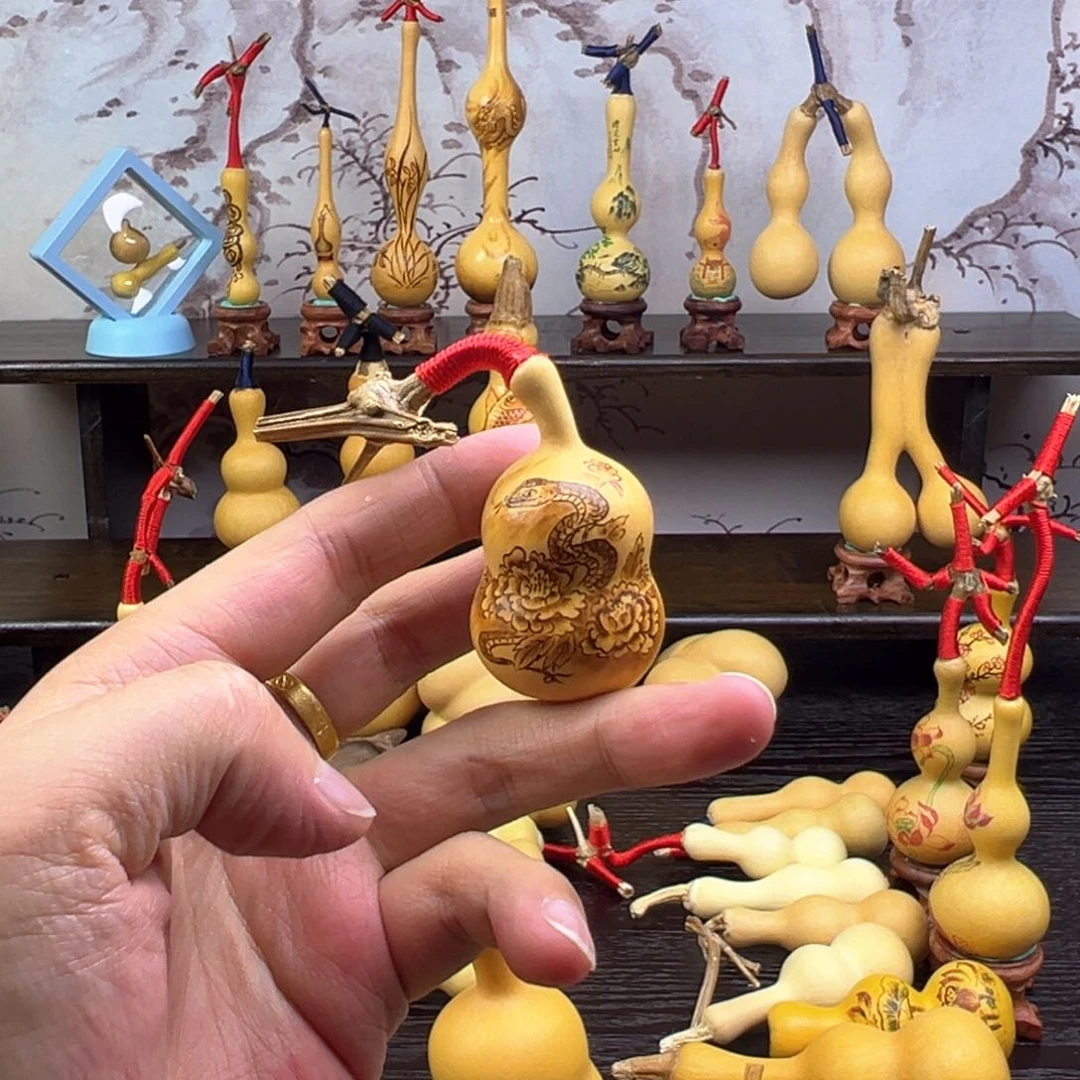 猫**记蛇戏牡丹烙画葫芦