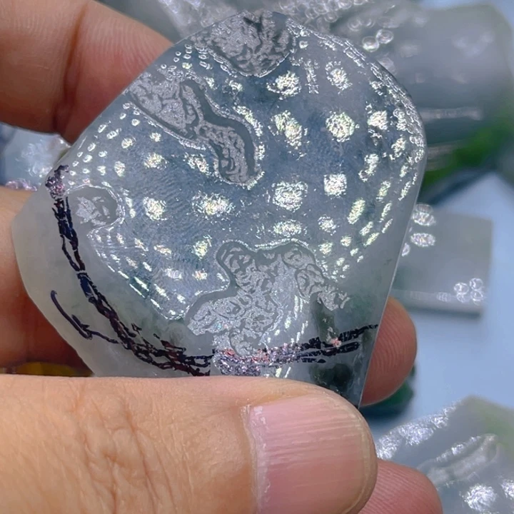 翡翠未镶嵌颈饰缅甸翡翠A货片料处理品