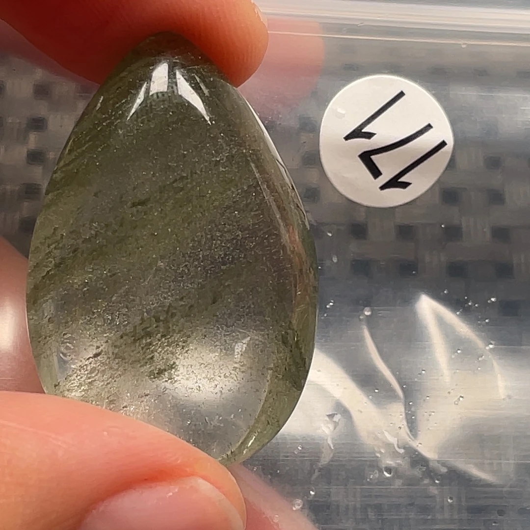 王***良颈饰水晶未镶嵌天然