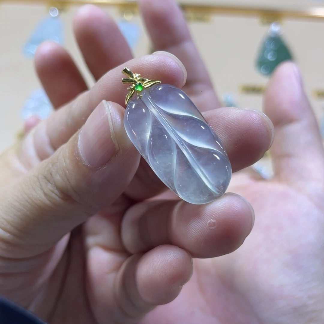 颈饰18K金镶嵌翡翠