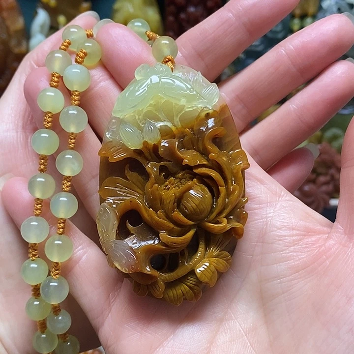 岫玉未镶嵌吊坠(赠链)