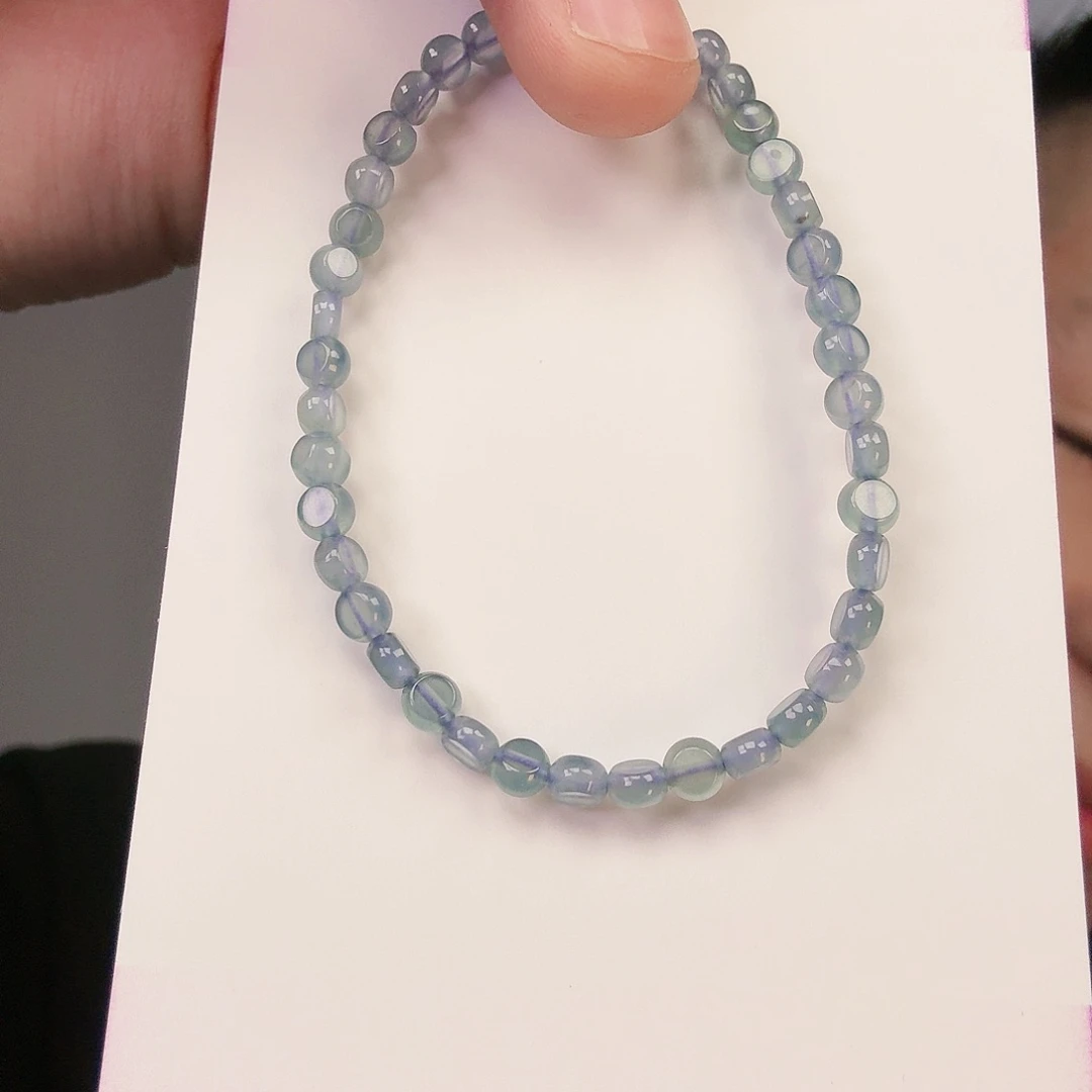 翡翠颈饰未镶嵌一件