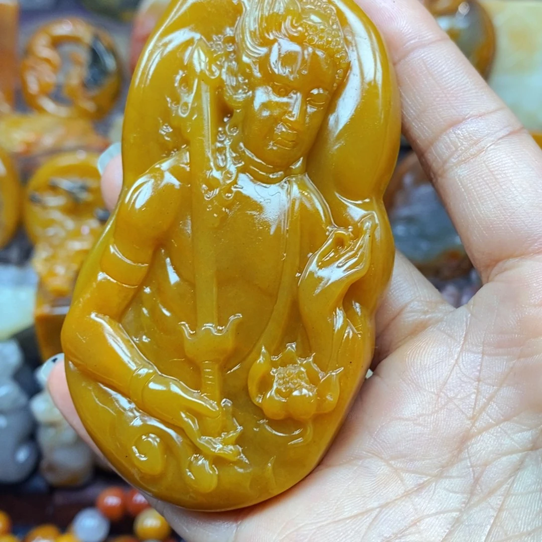 未镶嵌石英质玉（黄龙玉）颈饰