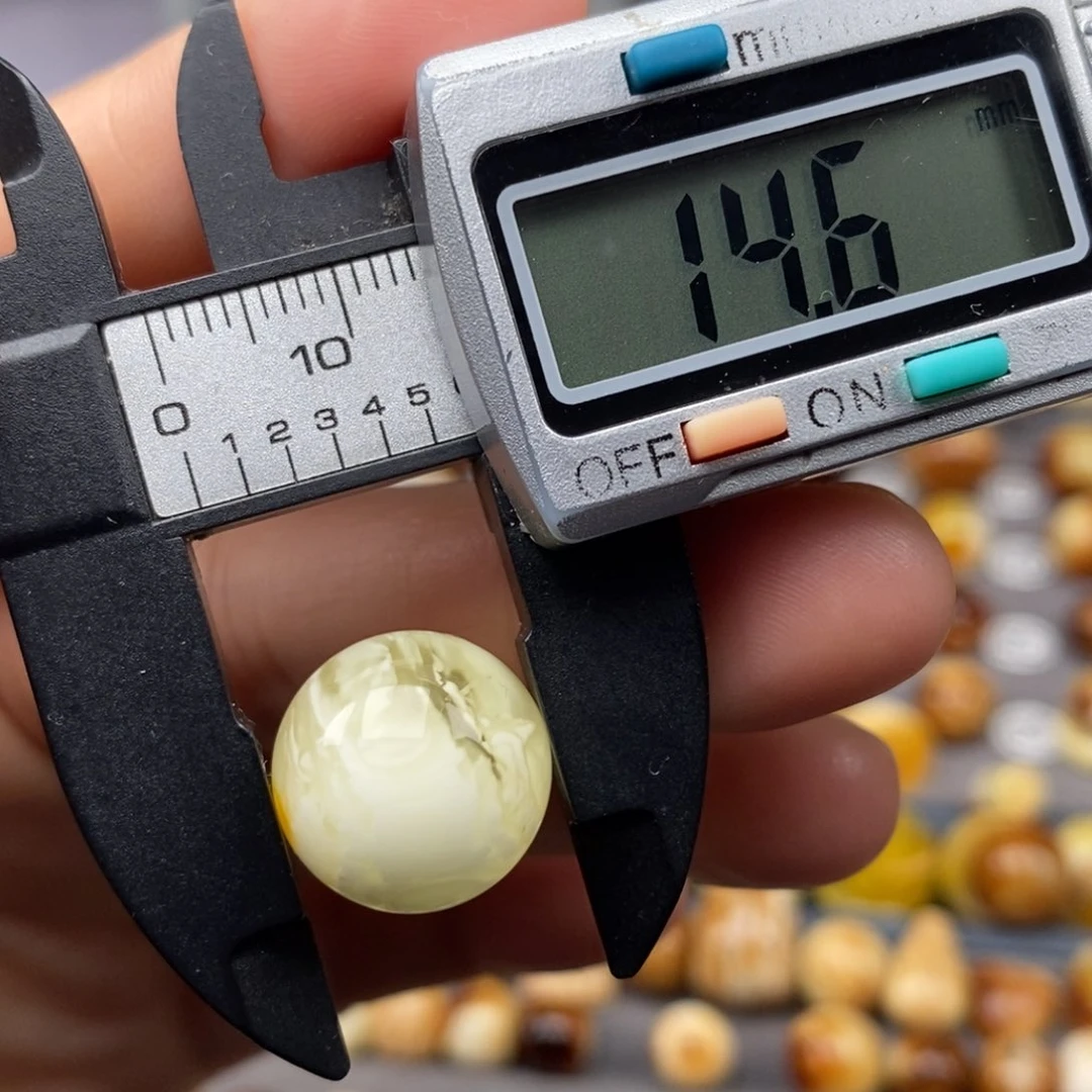 琥珀未镶嵌耳饰圆珠