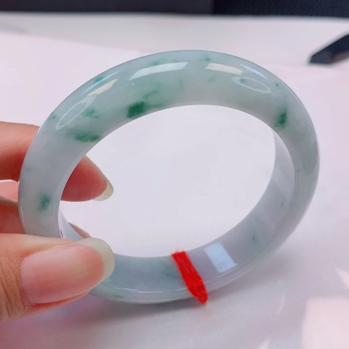 翡翠未镶嵌手镯52圈
