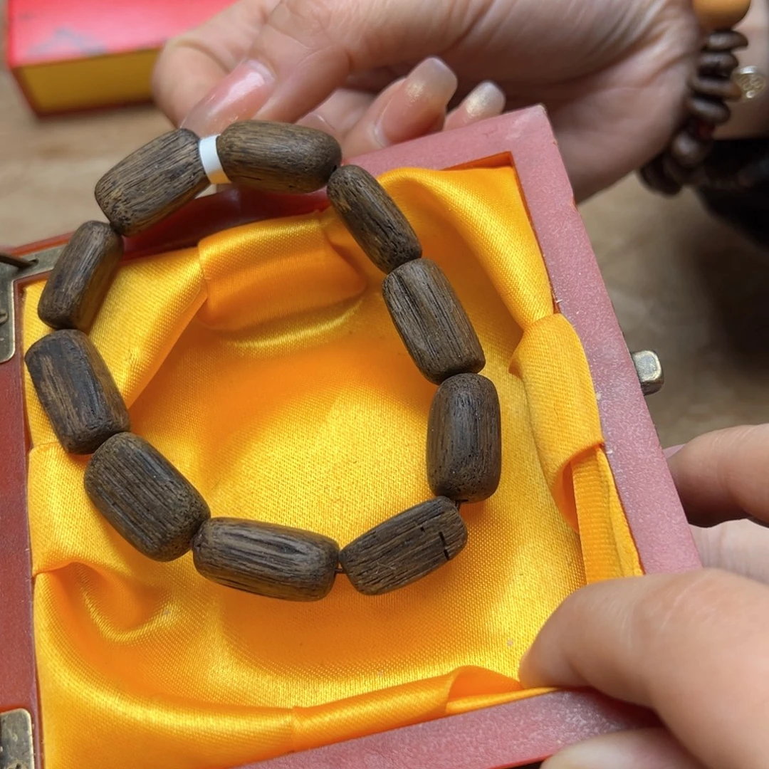 大叶紫檀（黑酸枝木类）