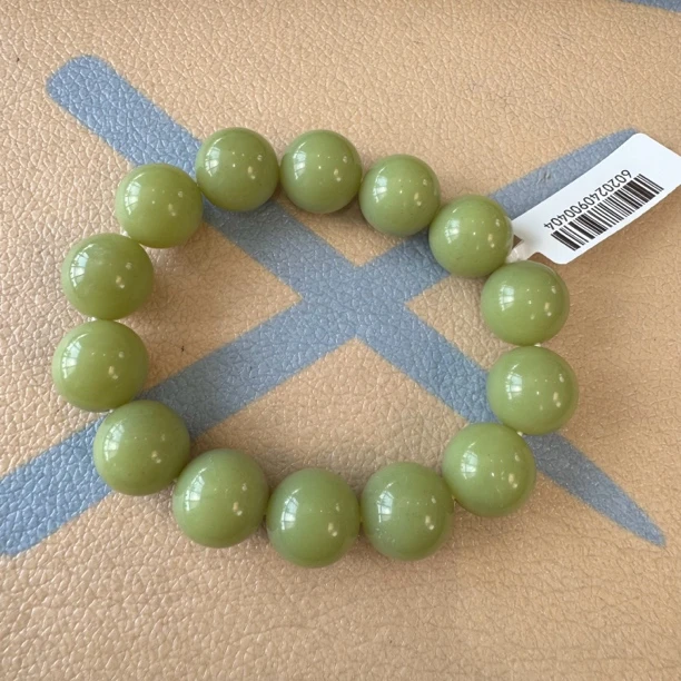 大师推荐爆款纯天然岫玉手串百搭手串多样性发其中之一