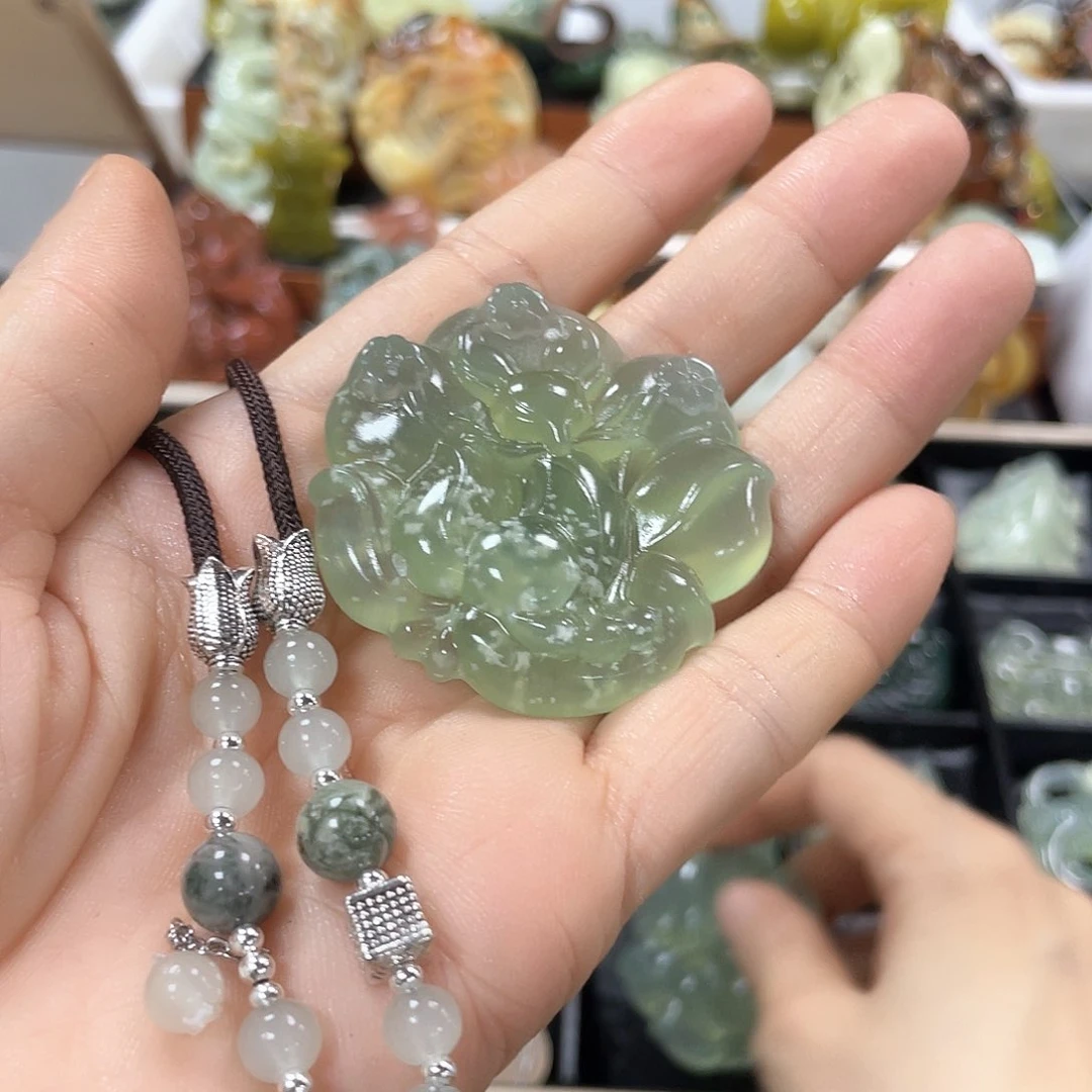 蛇纹石玉颈饰未镶嵌