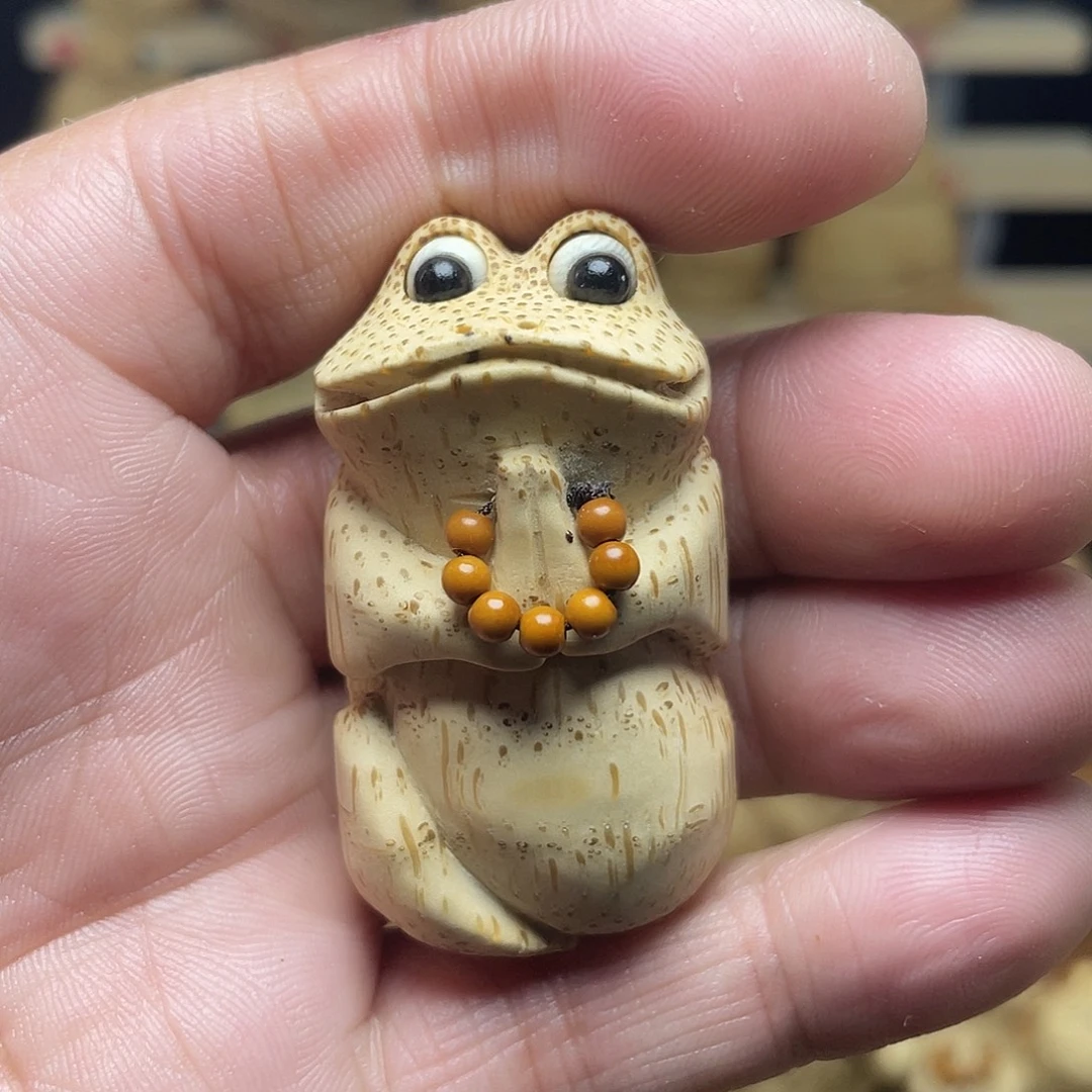 竹竹根雕金蟾手把件