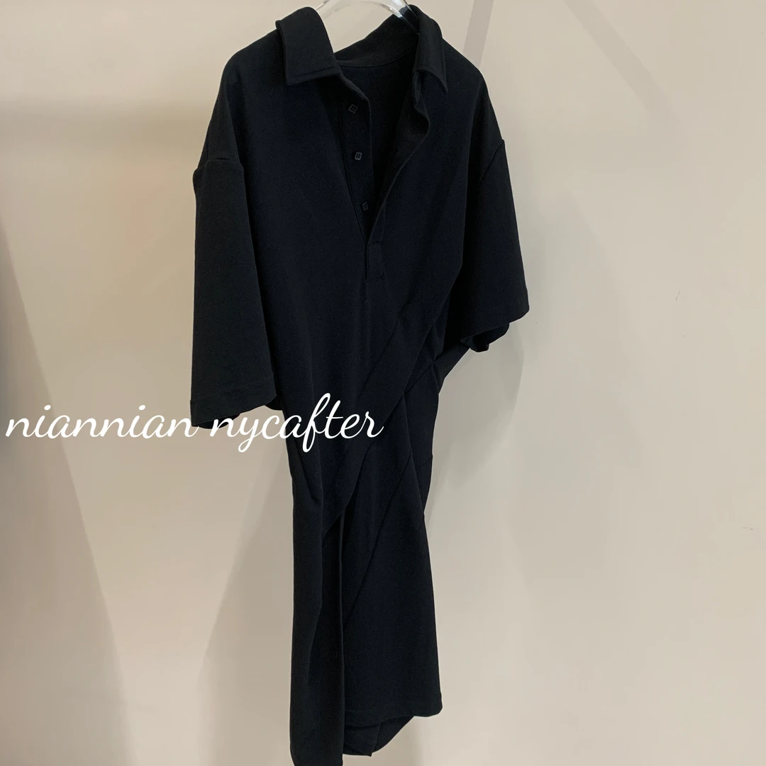 [春夏2025]polo领长裙黑色开叉连衣裙褶皱连衣裙iu550