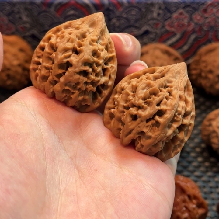 文玩核桃吊坠太行龙纹