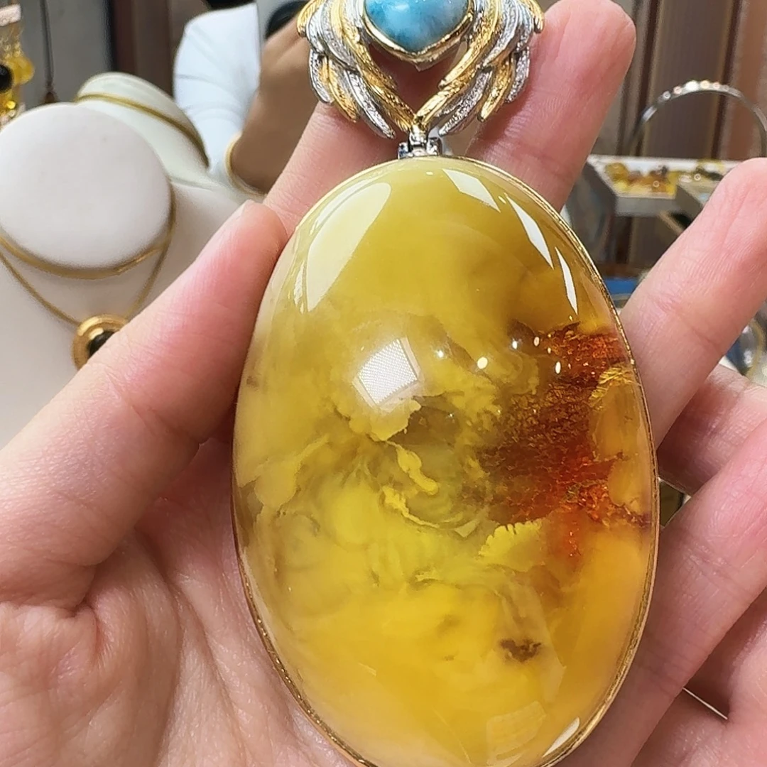 琥珀未镶嵌颈饰吊坠