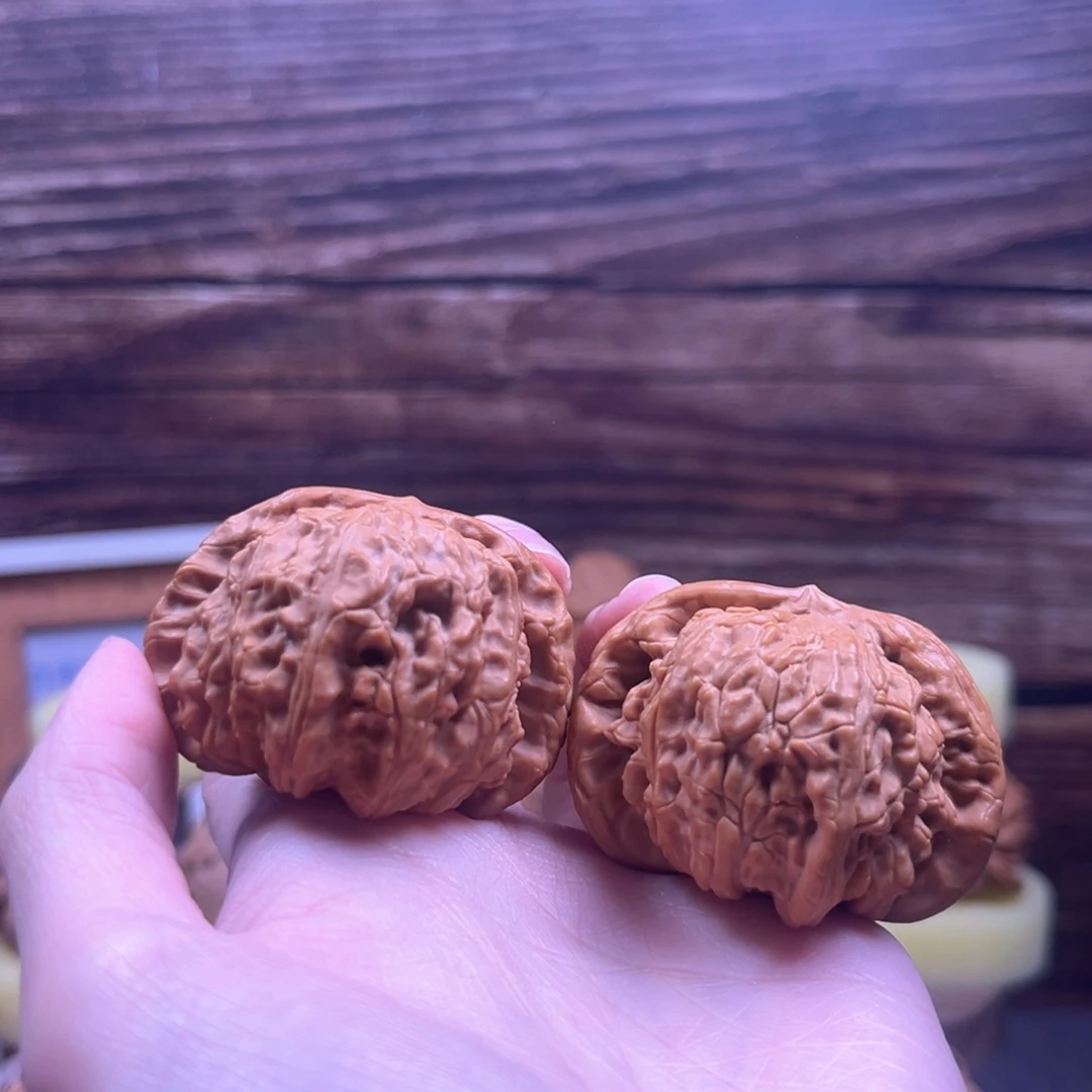 桃核吊坠白狮子闪77