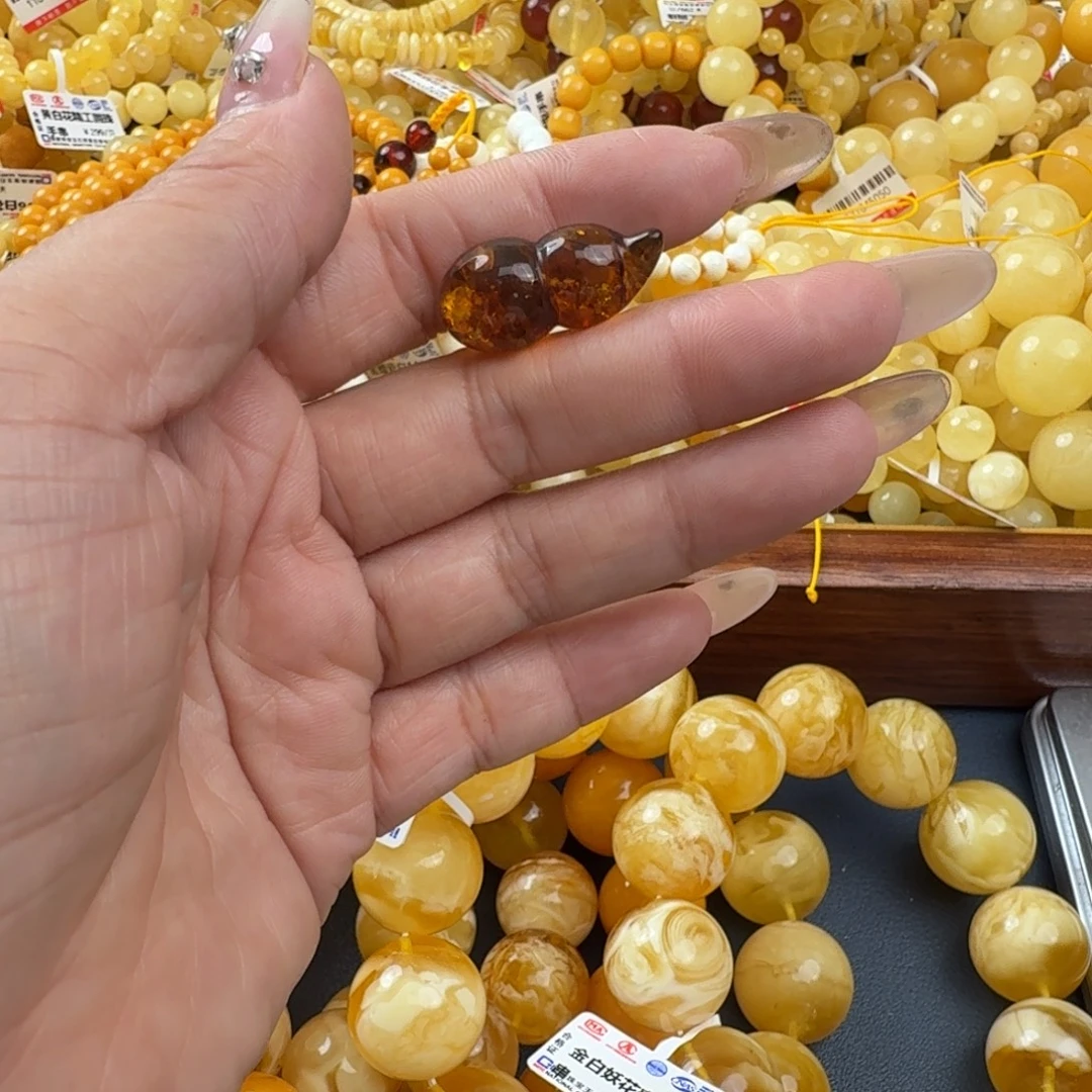 琥珀未镶嵌珠宝奇石