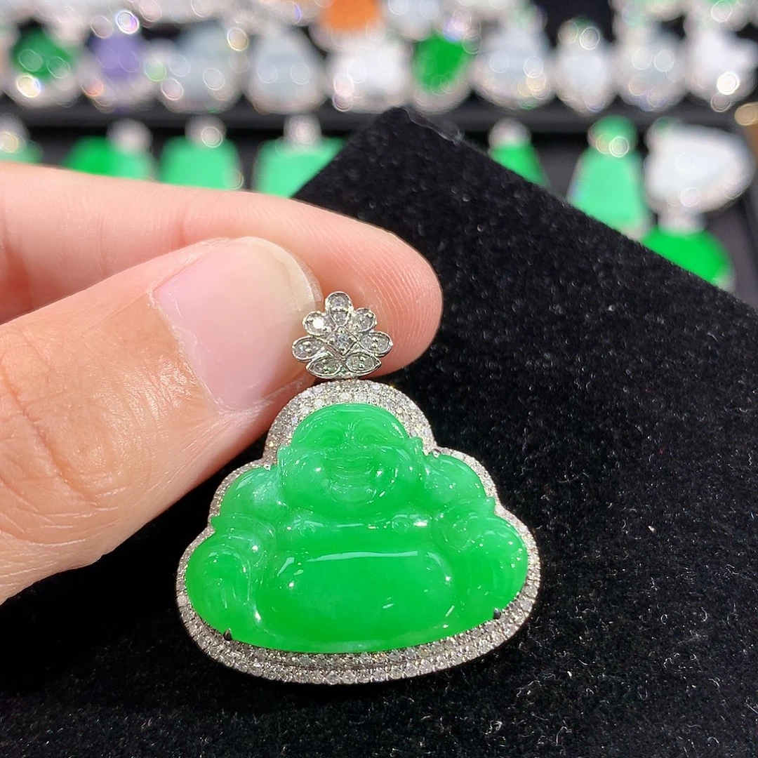 翡翠18K金镶嵌颈饰