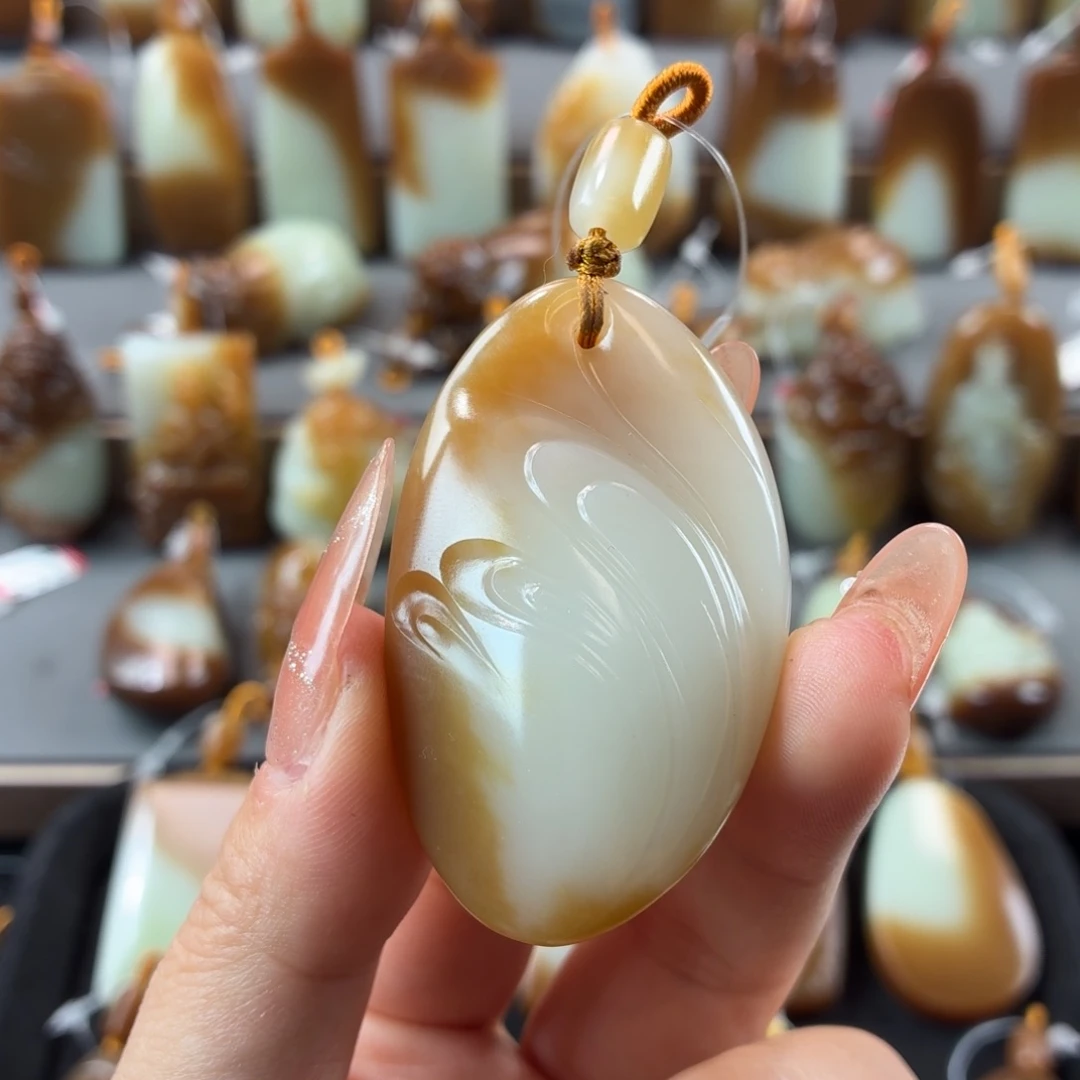 和田玉未镶嵌颈饰