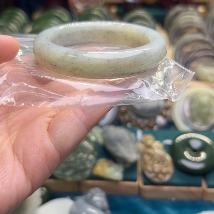 和田玉手镯未镶嵌53.5圈围10521