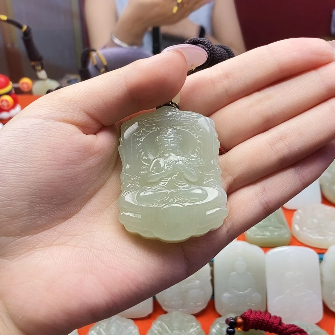 和田玉未镶嵌颈饰O****i