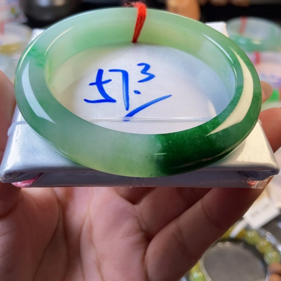 翡翠未镶嵌手镯7冰胶辣绿辣妈镯