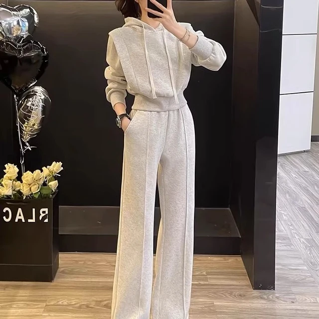 盐系休闲运动套装女秋新款洋气显瘦减龄短款连帽卫衣阔腿裤两件套