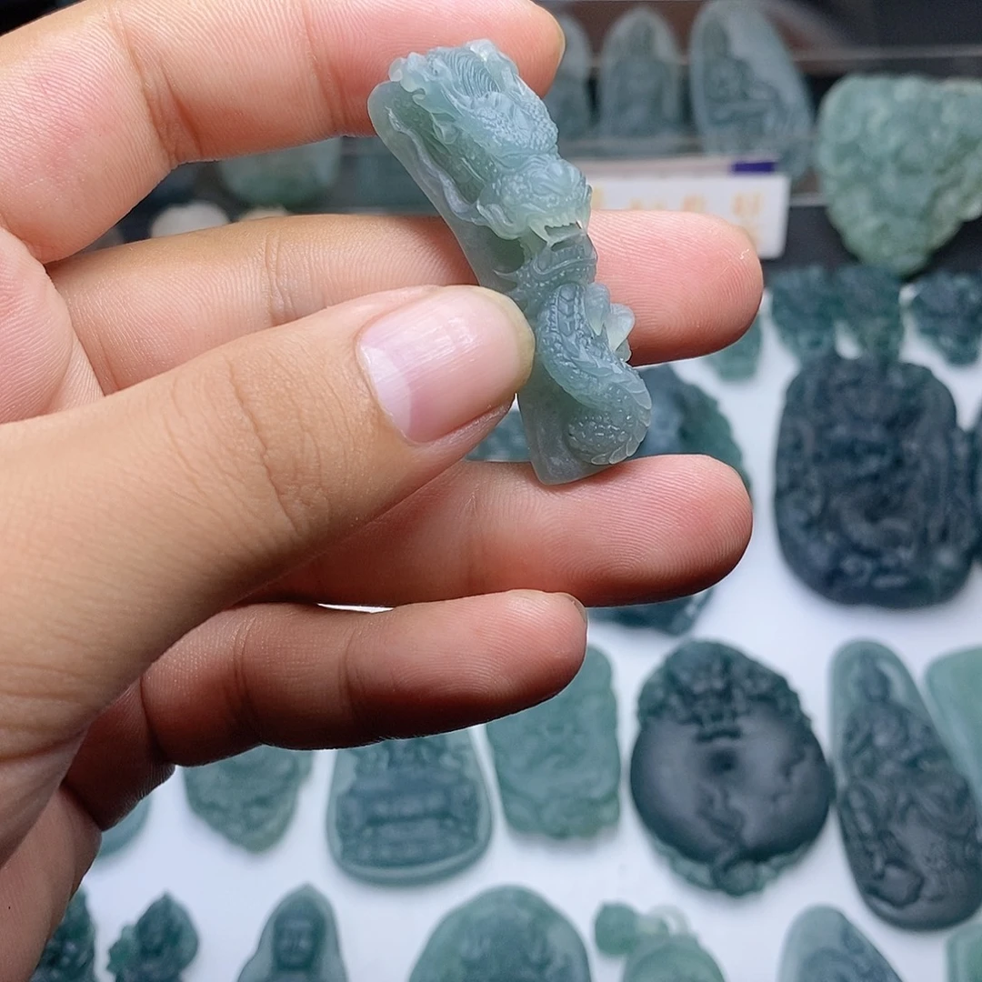 定制翡翠未镶嵌龙手牌