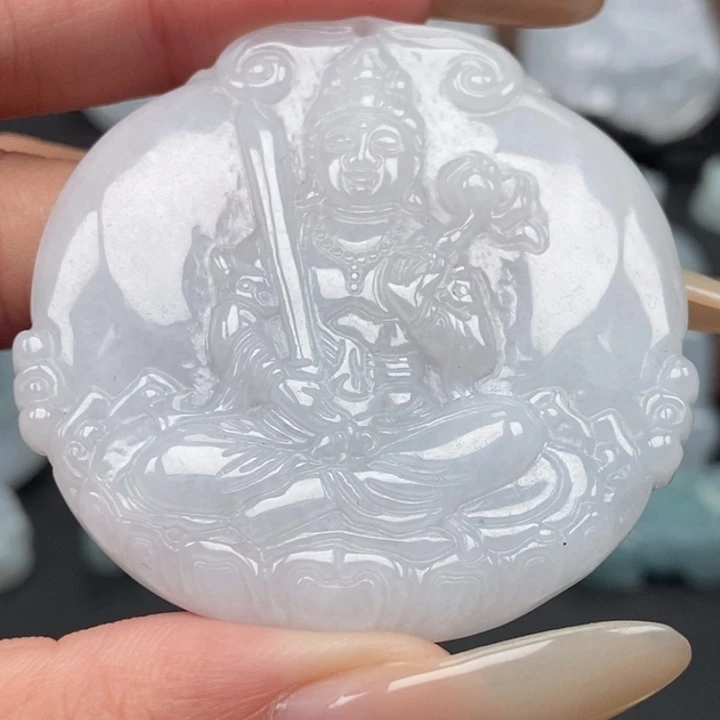 翡翠未镶嵌颈饰虚空藏