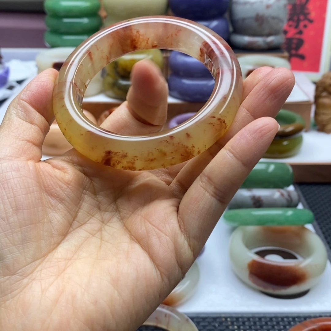 石英岩玉未镶嵌手镯