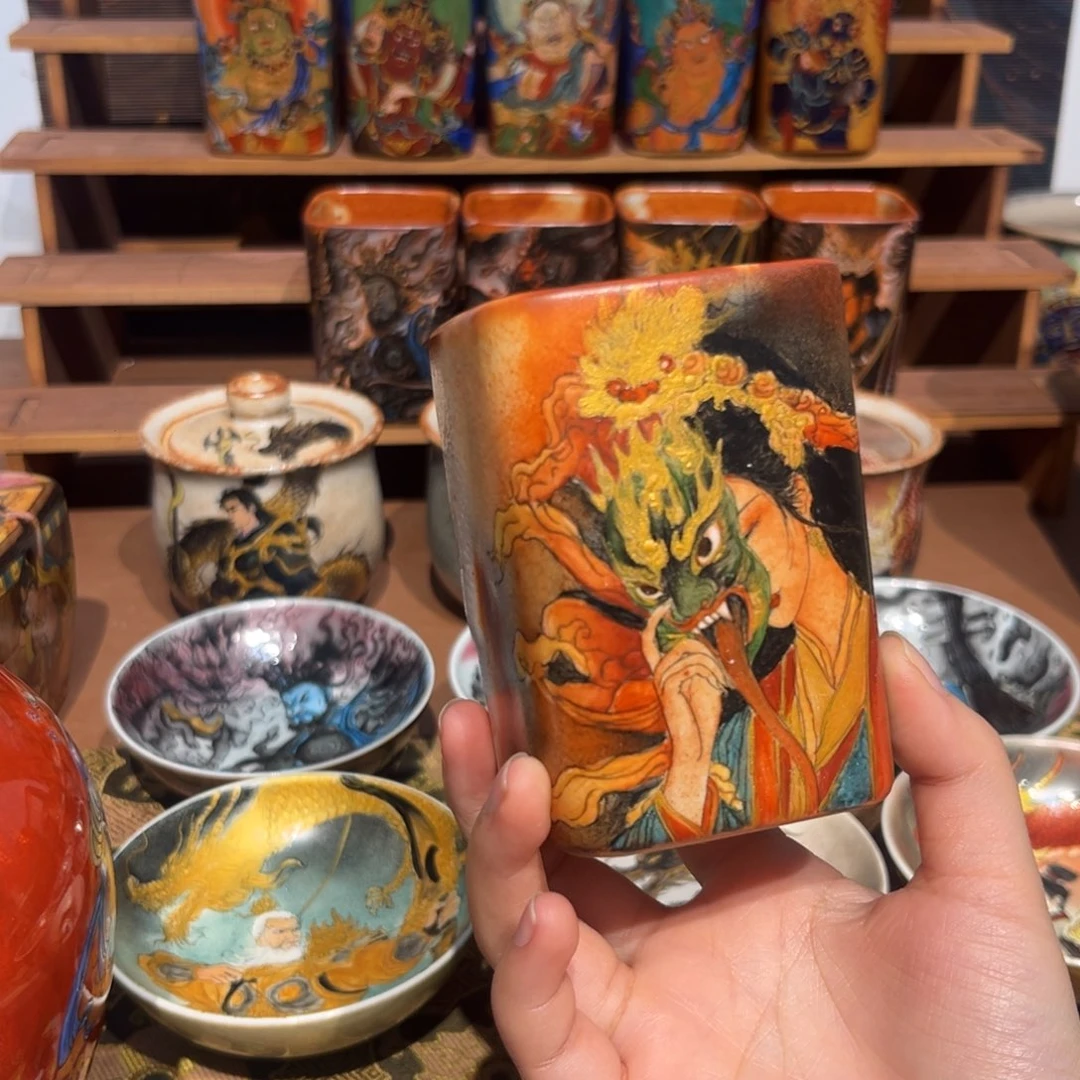 扎基拉姆景德镇瓷器中有不少精美