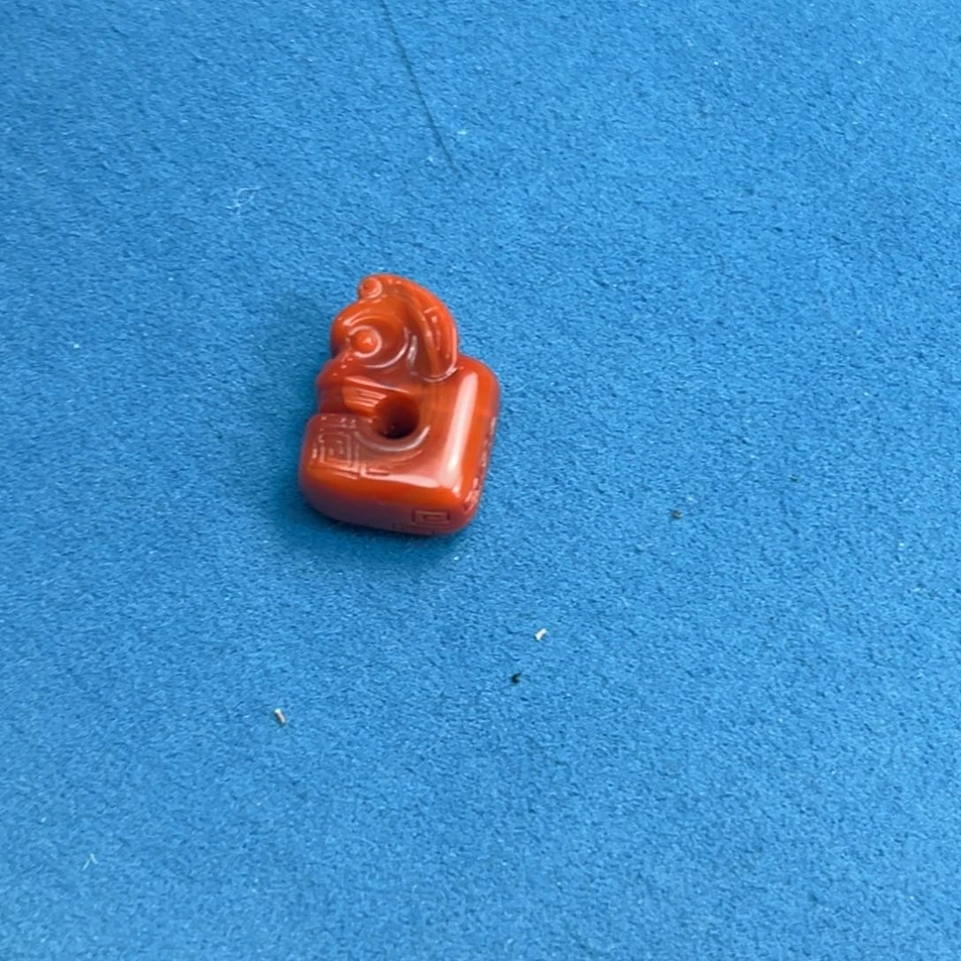 ****心南红玛瑙未镶嵌颈饰