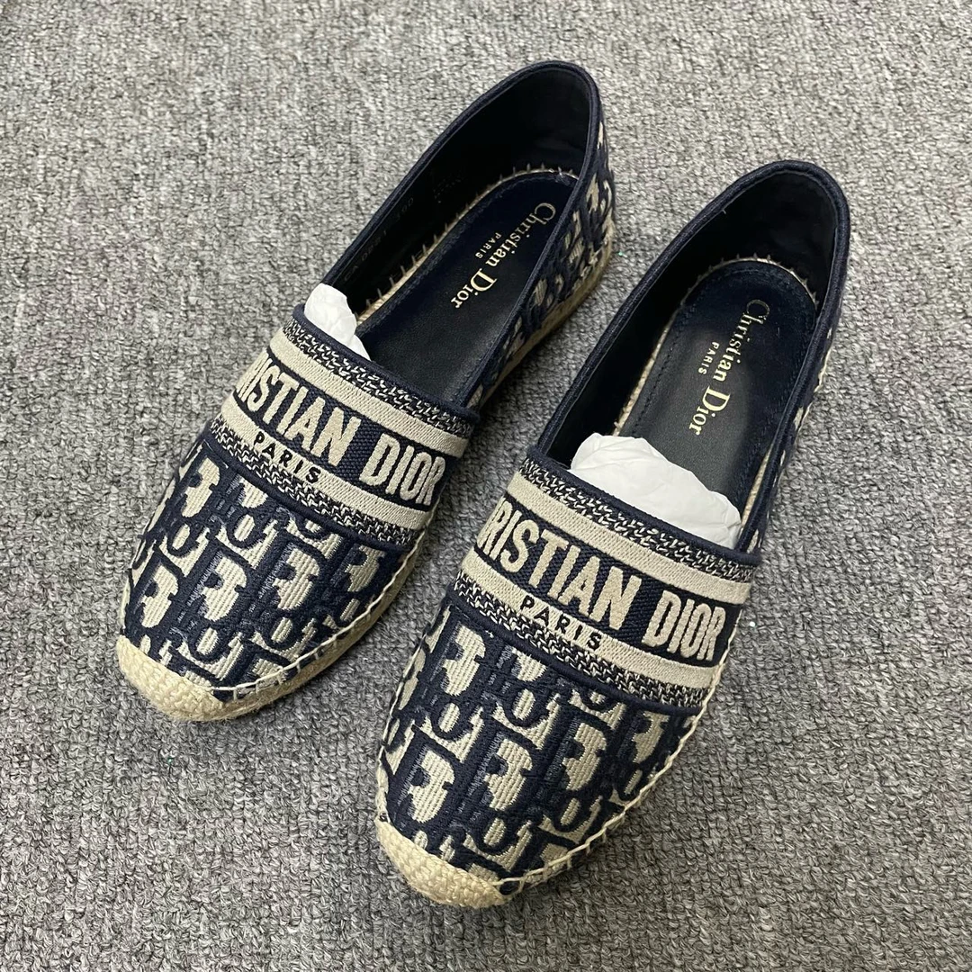 99新 DIOR/迪奥 Granville 潮流舒适休闲单鞋  39码/7675