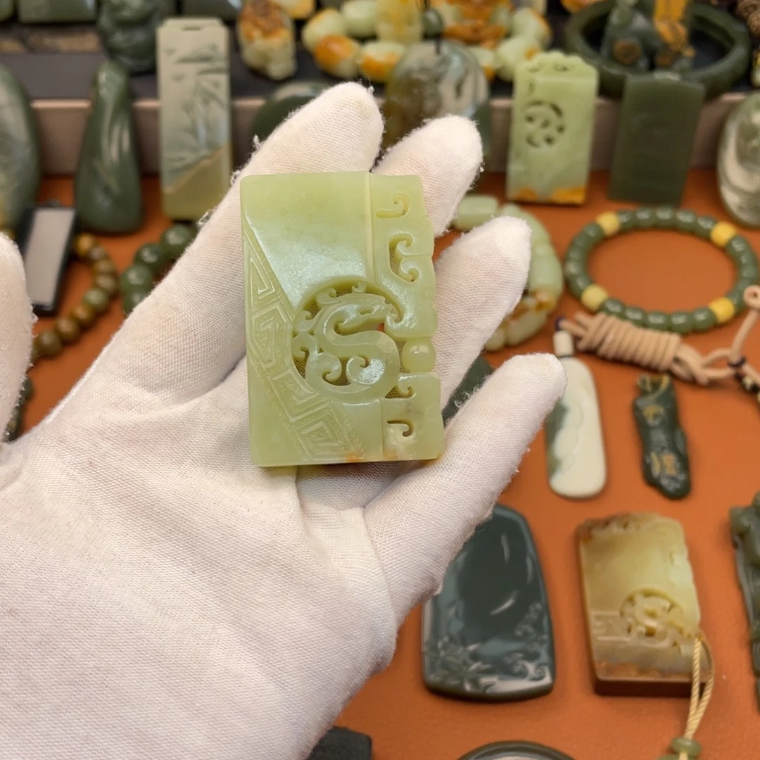 岫岩河磨玉（透闪石质玉）未镶嵌挂件