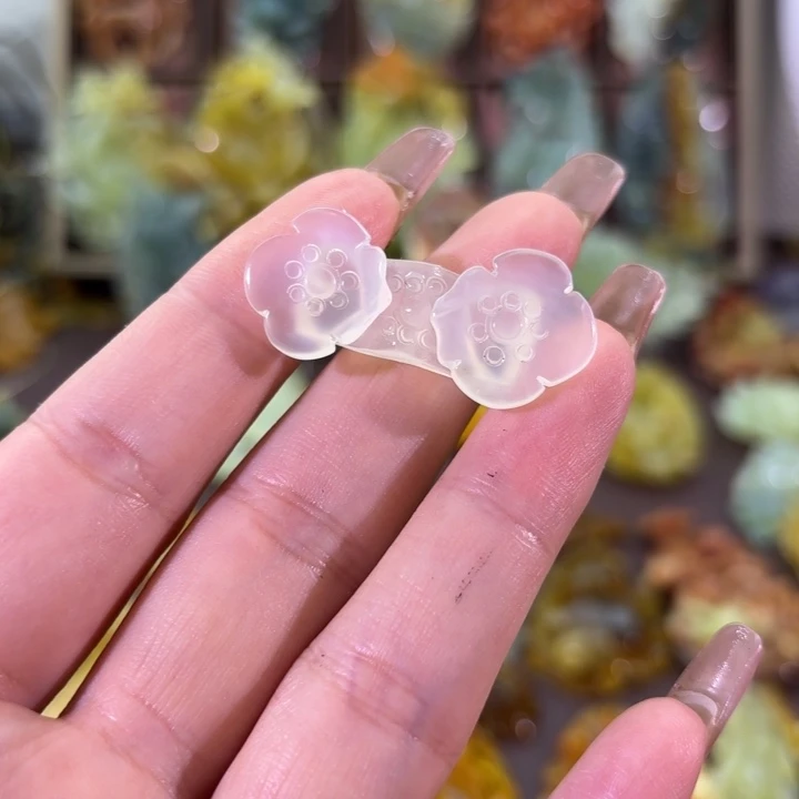 未镶嵌蛇纹石玉颈饰鱼*