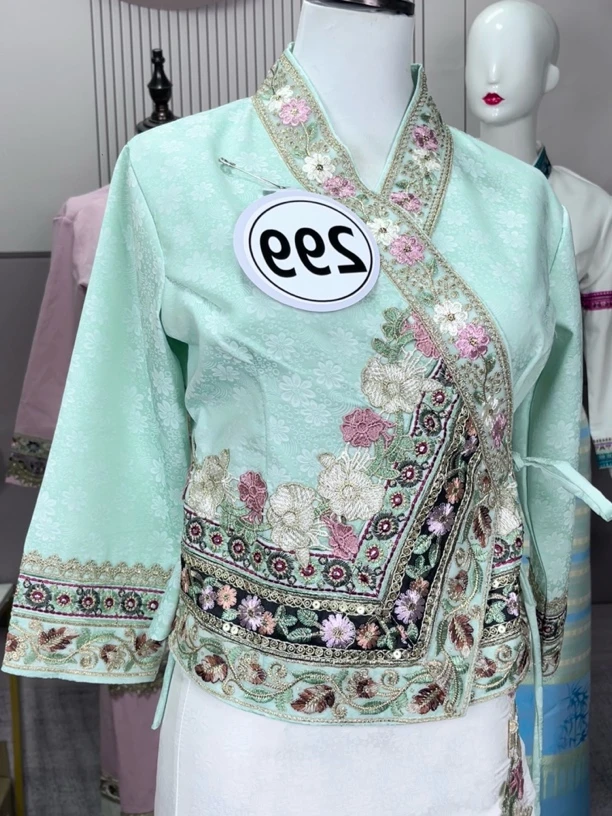 西双版纳 傣魅力民族服装 手工重工花边 套装