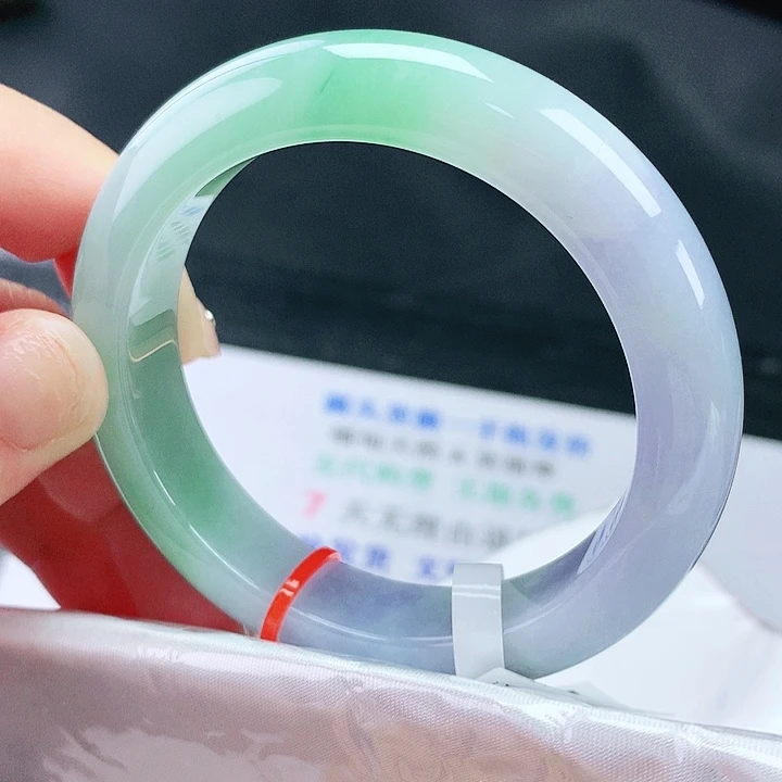 翡翠手镯未镶嵌54圈