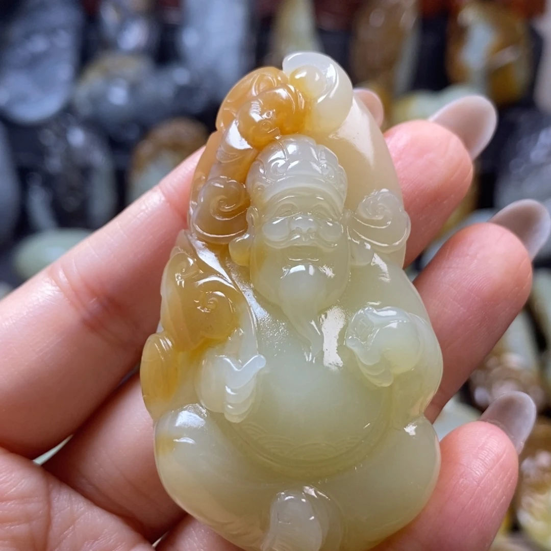院***鱼未镶嵌和田玉把件