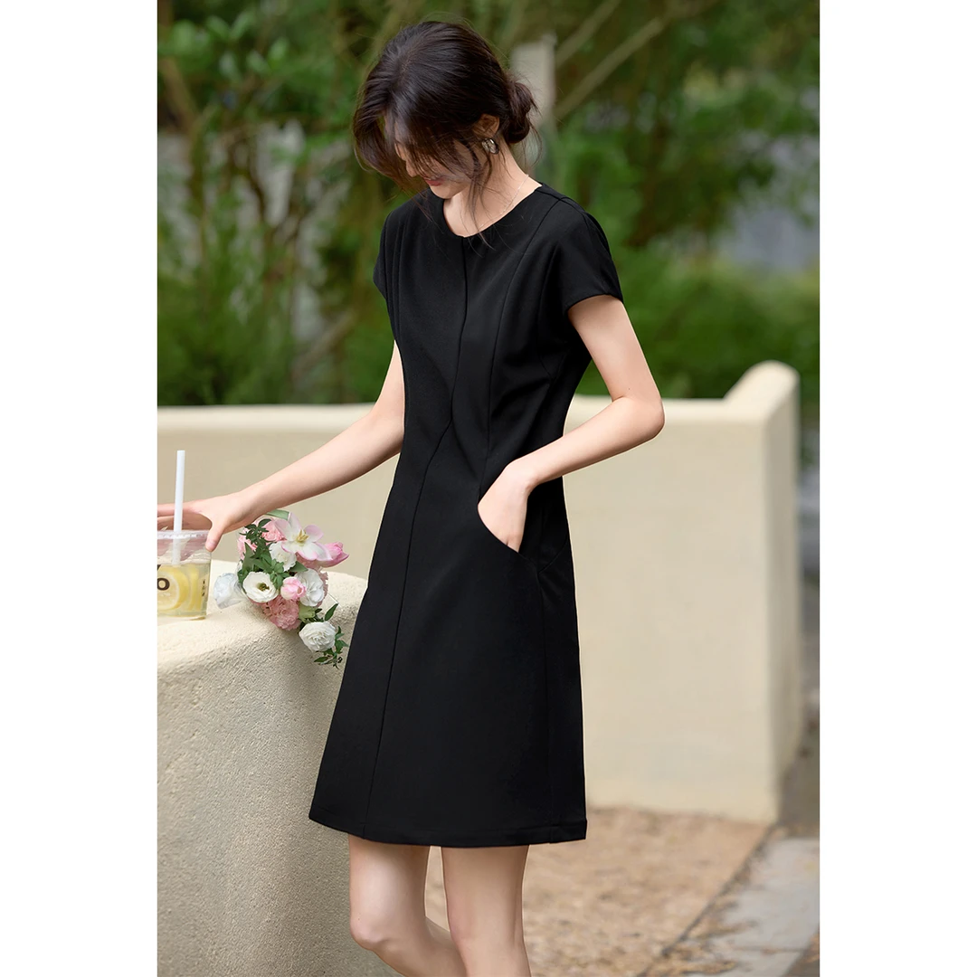 XWI/欣未25夏黑色简约圆领短袖连衣裙高级优雅分割线连衣裙7305
