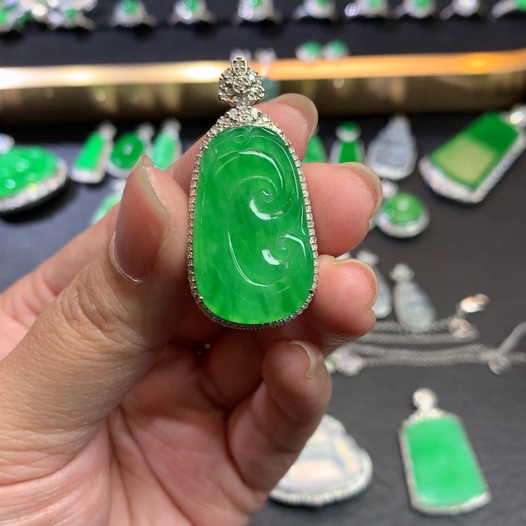 翡翠吊坠(不含链)18K金镶嵌