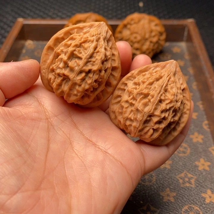 把件文玩核桃金牛39加