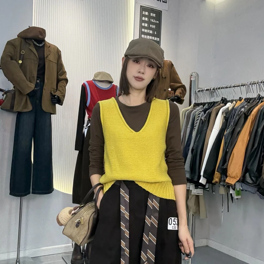 欢欢家86787时尚套装女2025年秋冬新款圆领长袖T恤叠穿马甲两件套