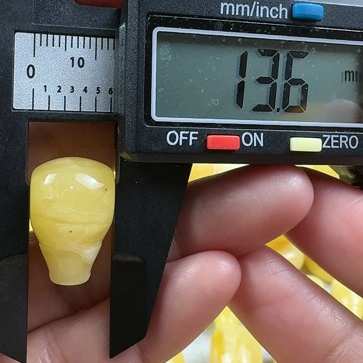 蜜蜡未镶嵌裸石28杂