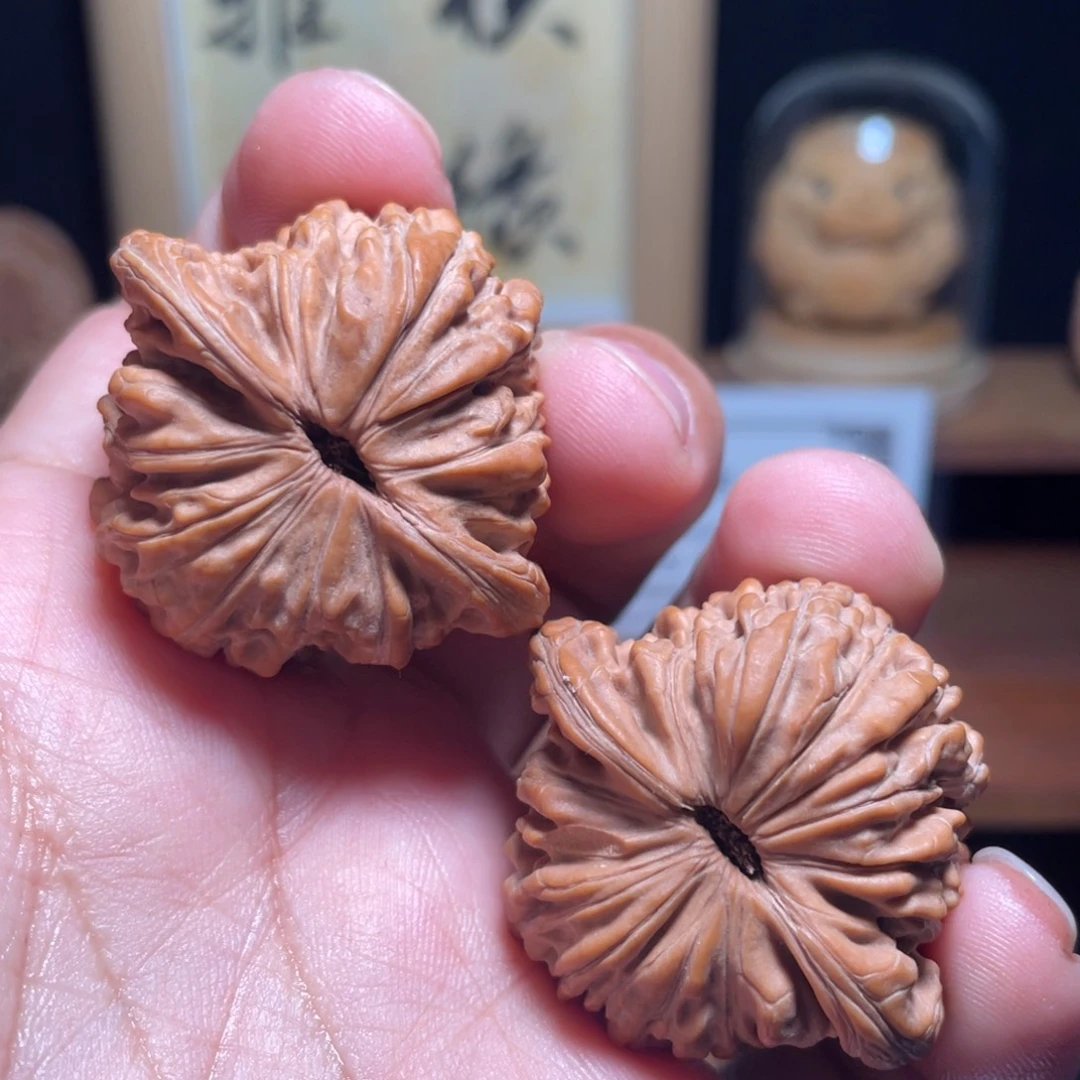 Y***丶把件文玩核桃汉高楼40尺
