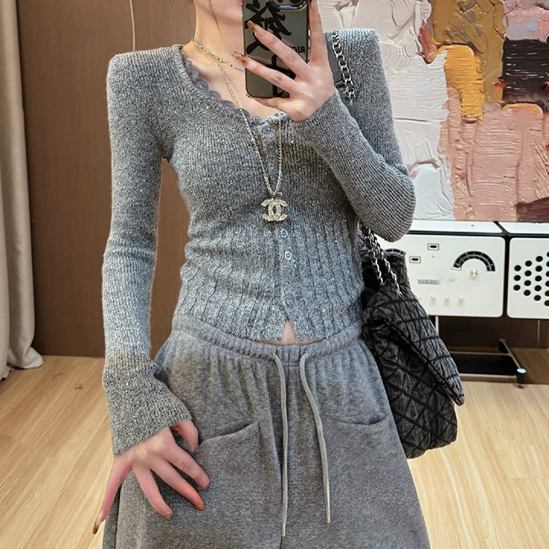 2025秋冬季新款针织衫女时尚百搭气质蕾丝拼接圆领长袖上衣W1-40