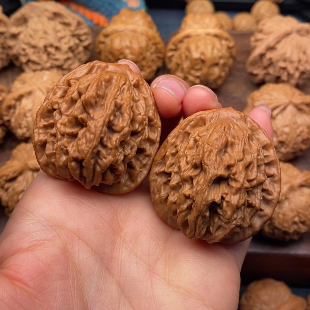 文玩核桃把件39全品，粗筋虎头