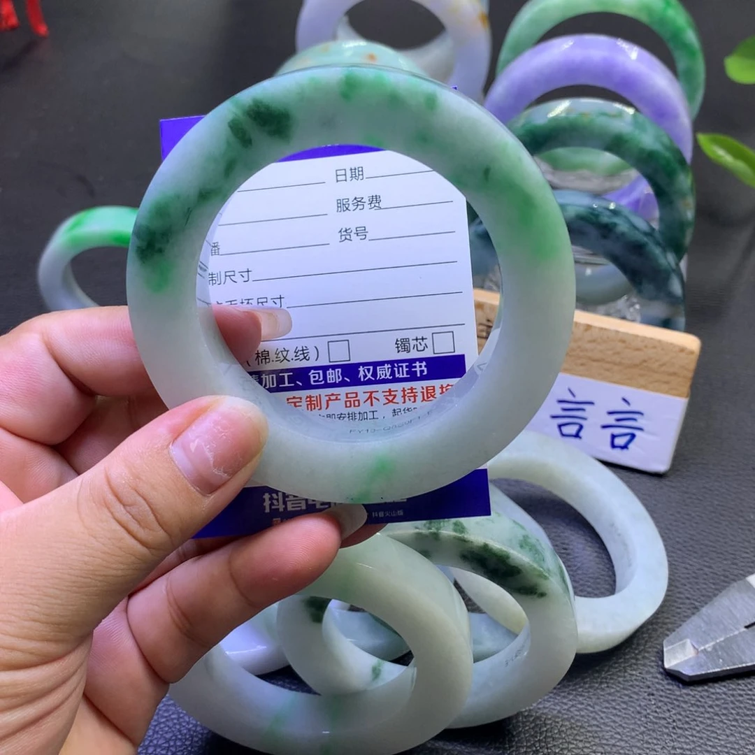 未镶嵌翡翠定制翡翠梅**侠