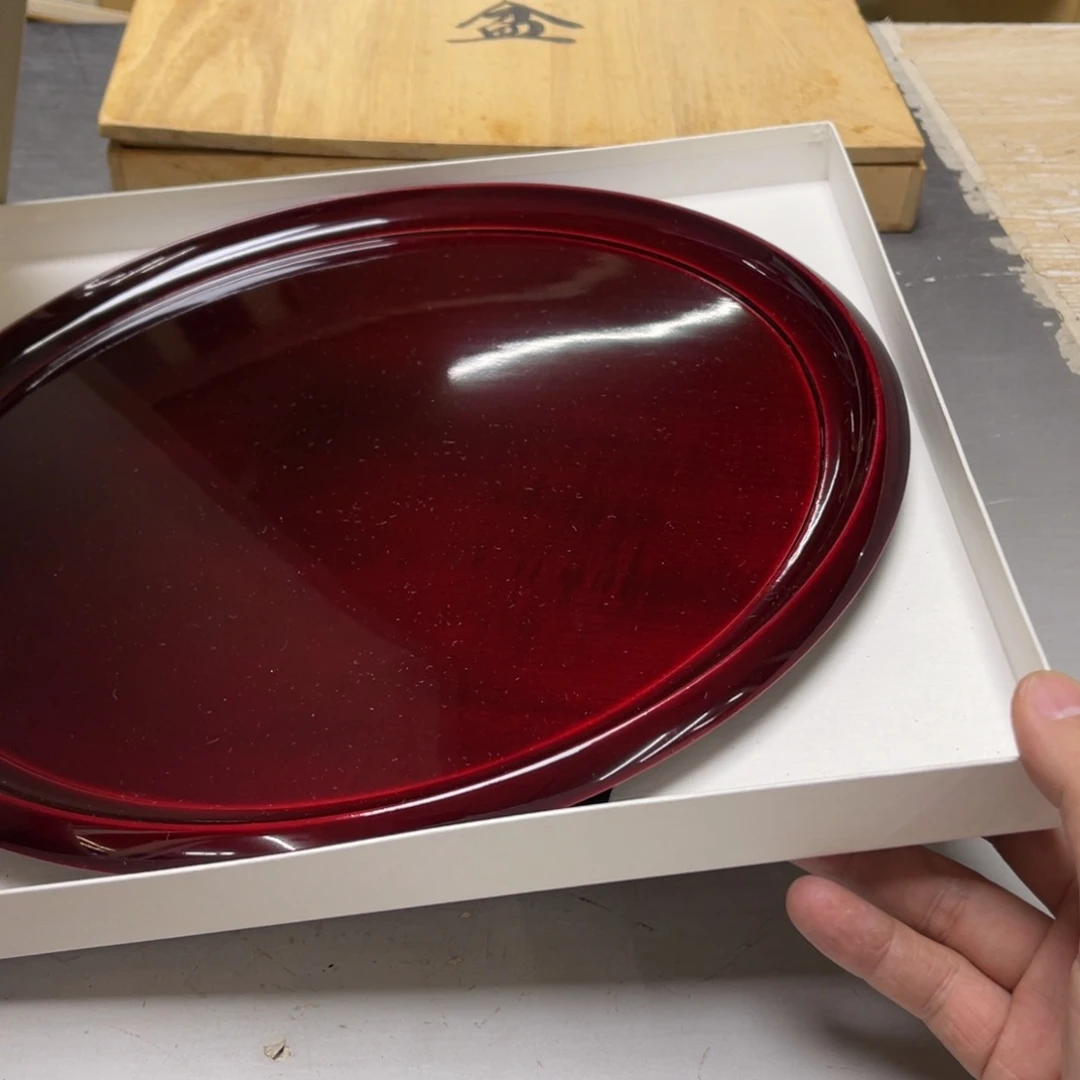 瓷片B****k密密麻麻地排列着一个大